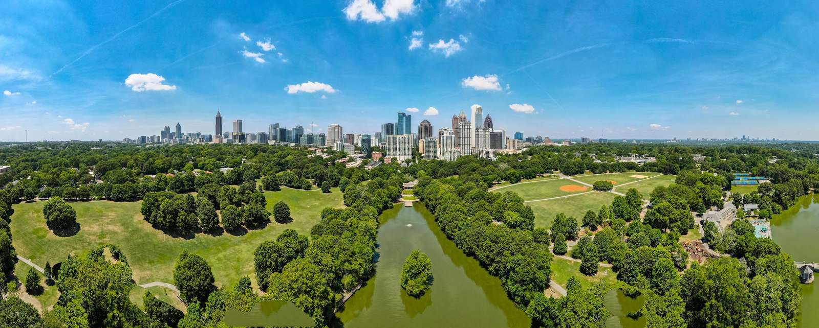 Panorama from Piedmont Park toward the Midtown and downtown Atlanta skyline